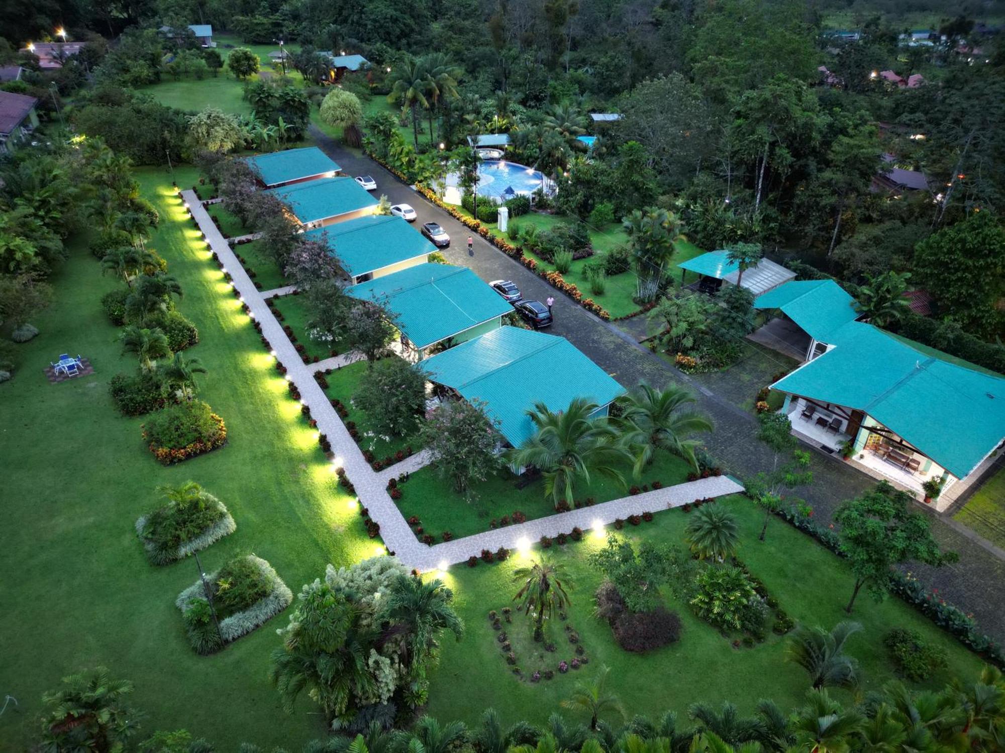 Hotel Villas Vilma La Fortuna Exterior photo